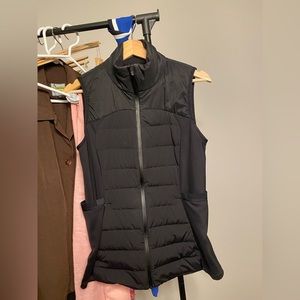 lululemon Run for the cold vest size 10 black